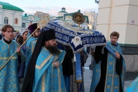Митрополит Артемий совершил Всенощное бдение с чином Погребения Пресвятой Богородицы в главном соборе края